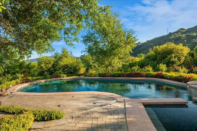 $18,950,000 | 20078 Goetting Court, Saratoga, CA 95070