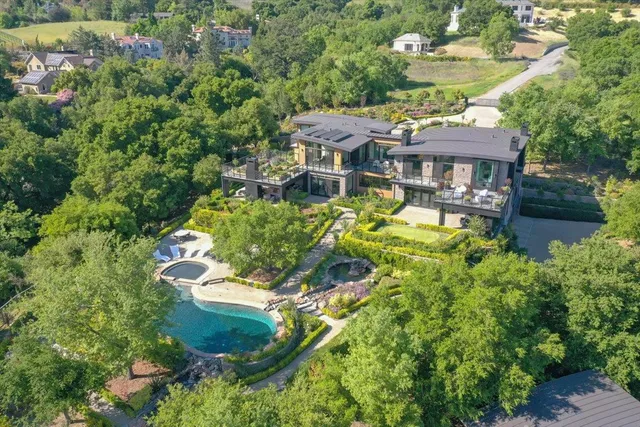 $18,950,000 | 20078 Goetting Court, Saratoga, CA 95070