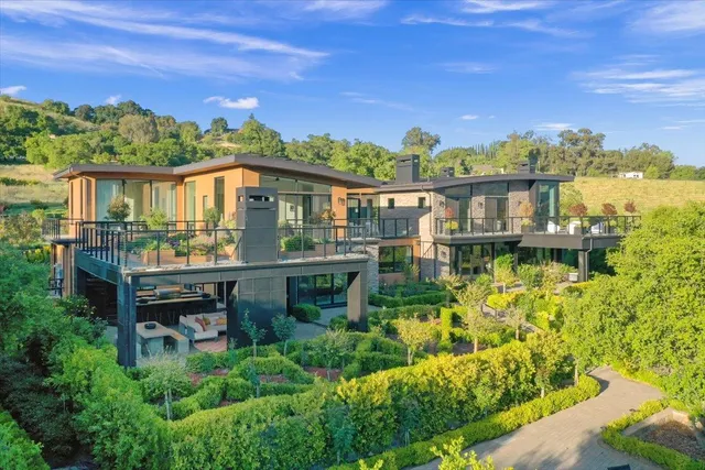 $18,950,000 | 20078 Goetting Court, Saratoga, CA 95070