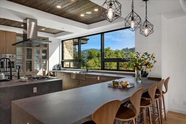 $18,950,000 | 20078 Goetting Court, Saratoga, CA 95070