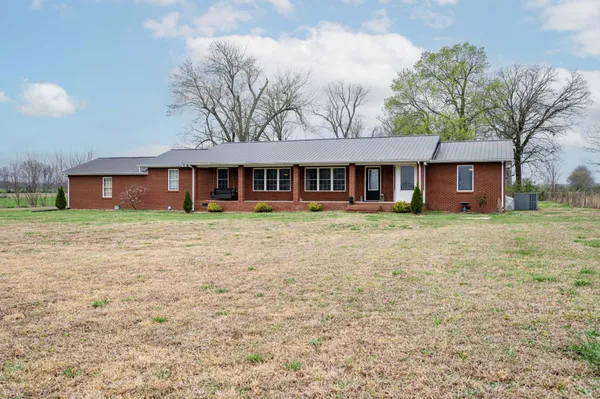 $345,000 | 10334 Jim Cummings Highway, Bradyville, TN 37026