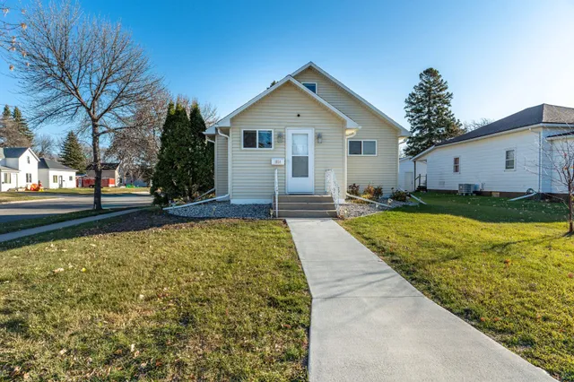 $155,000 | 1024 Stearns Street, Crookston, MN 56716