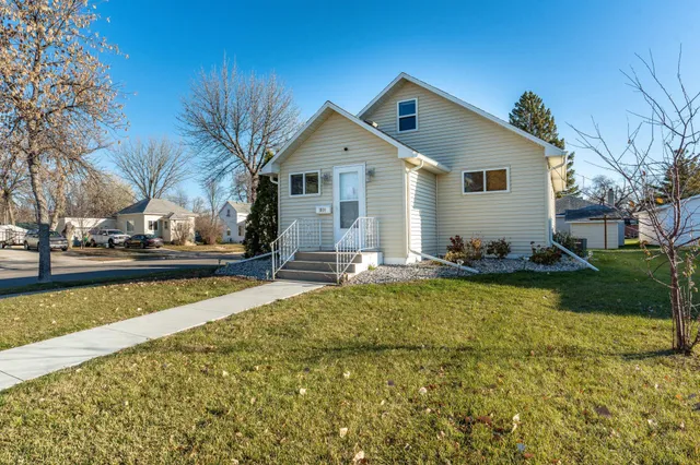 $155,000 | 1024 Stearns Street, Crookston, MN 56716