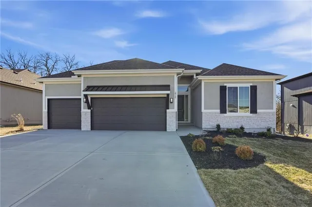 $675,000 | 2717 Southwest 12 Street, Lee's Summit, MO 64081