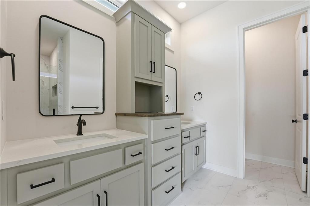 2717 Southwest 12 Street Lee's Summit, MO 64081 - Photo 23 of 49