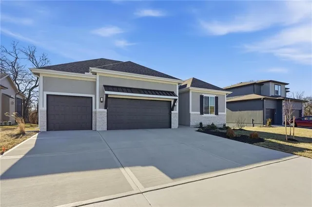 $675,000 | 2717 Southwest 12 Street, Lee's Summit, MO 64081