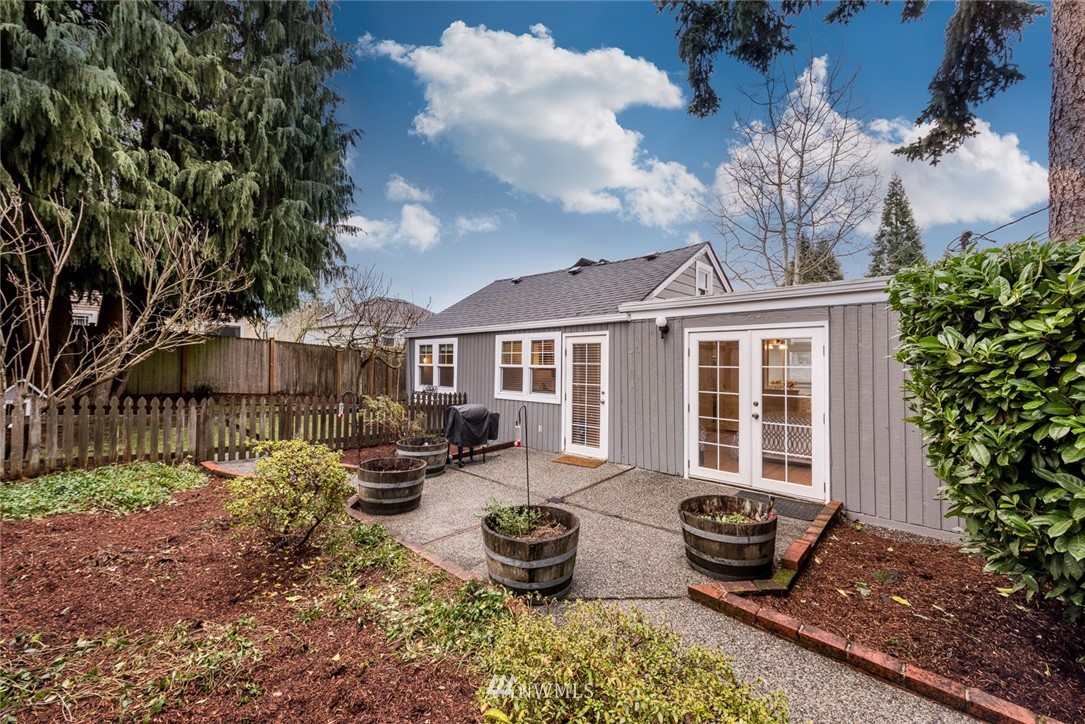 9010 Northeast 151st Street Bothell, WA 98011 - Photo 18 of 22 Gallery Image 18