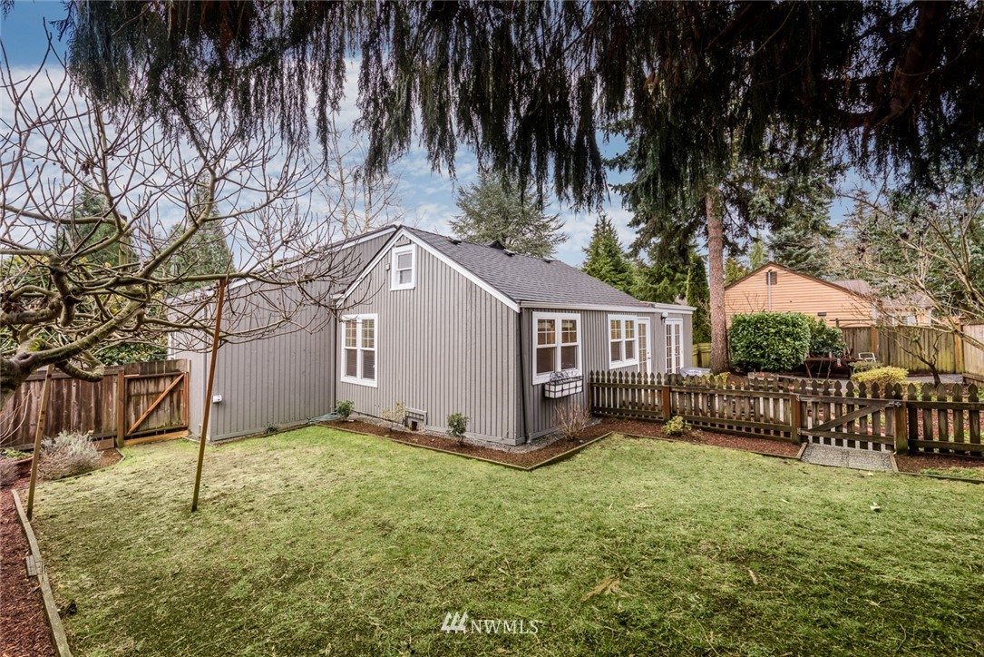 9010 Northeast 151st Street Bothell, WA 98011 - Photo 19 of 22 Gallery Image 19
