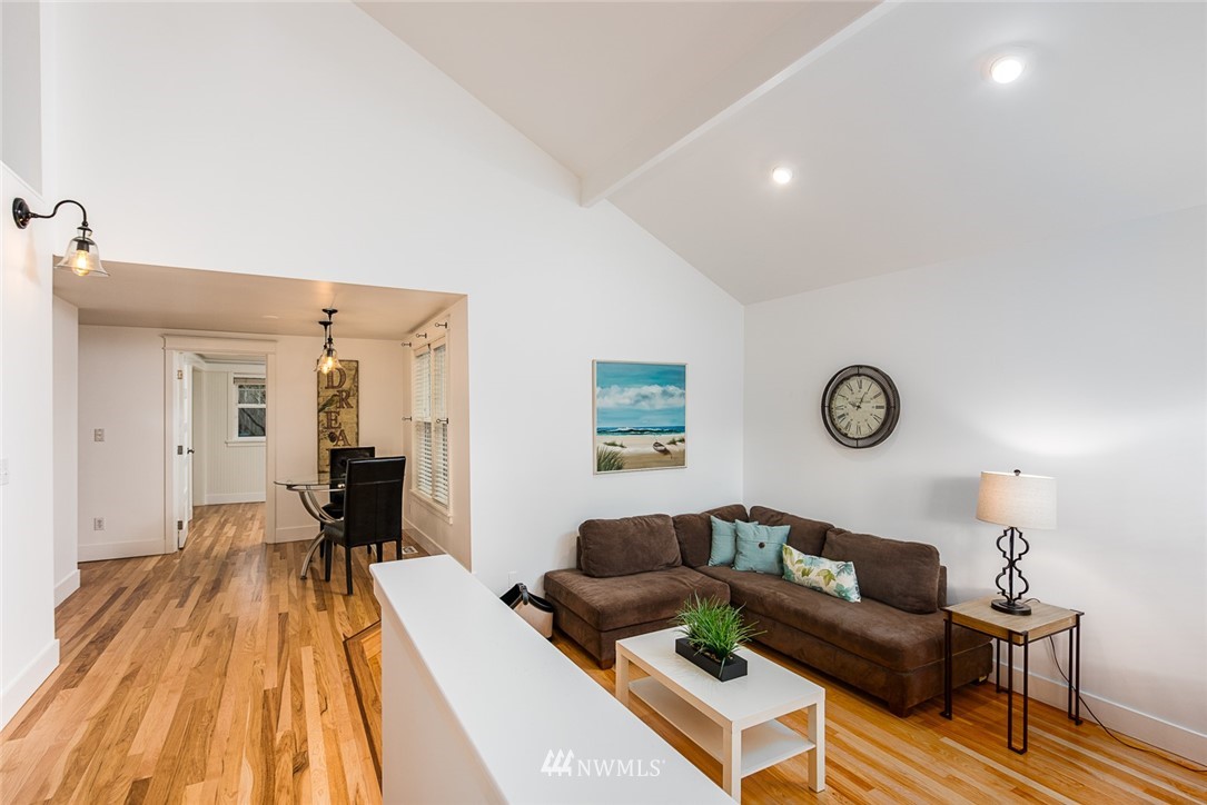 9010 Northeast 151st Street Bothell, WA 98011 - Photo 10 of 22 Gallery Image 10