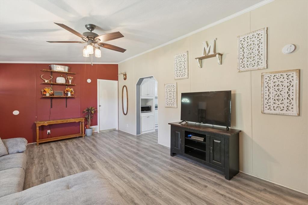 235 Wonder Drive Springtown, TX 76082 - Photo 11 of 36