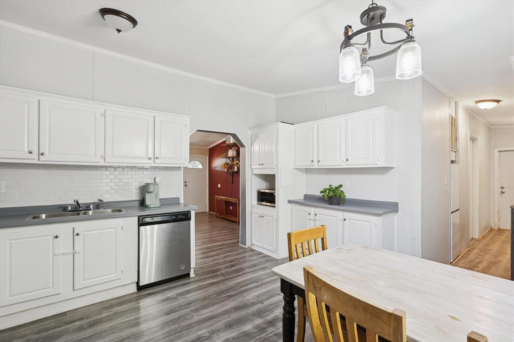 235 Wonder Drive Springtown, TX 76082 - Photo 15 of 36