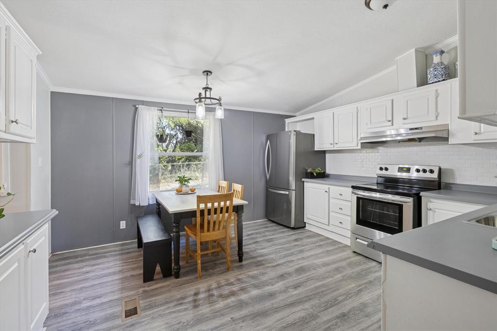 235 Wonder Drive Springtown, TX 76082 - Photo 18 of 36