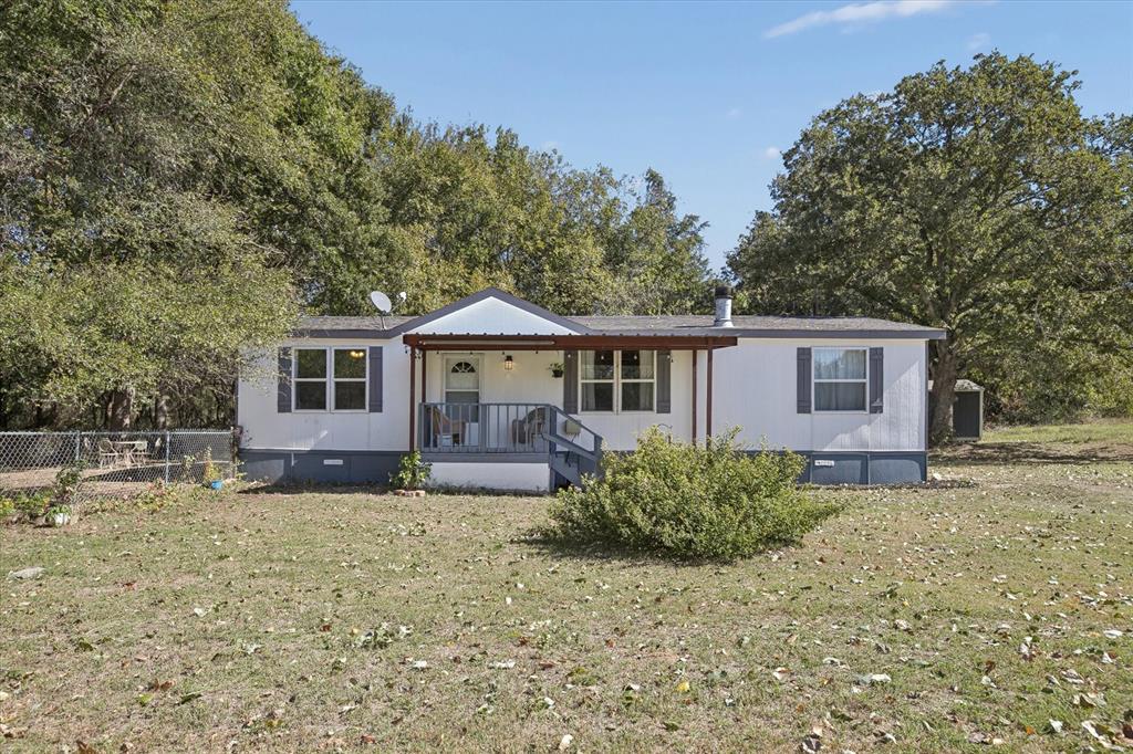 235 Wonder Drive Springtown, TX 76082 - Photo 2 of 36