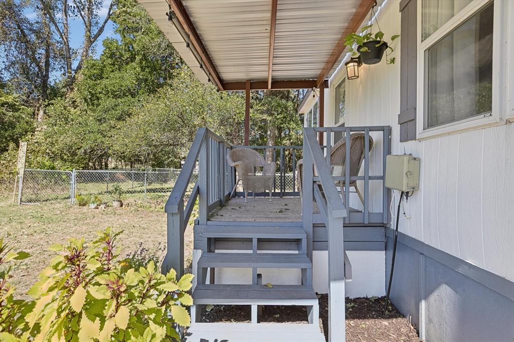 235 Wonder Drive Springtown, TX 76082 - Photo 6 of 36