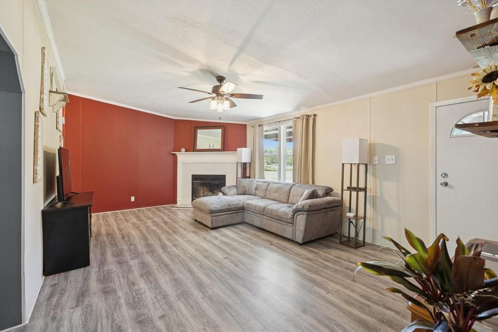 235 Wonder Drive Springtown, TX 76082 - Photo 9 of 36