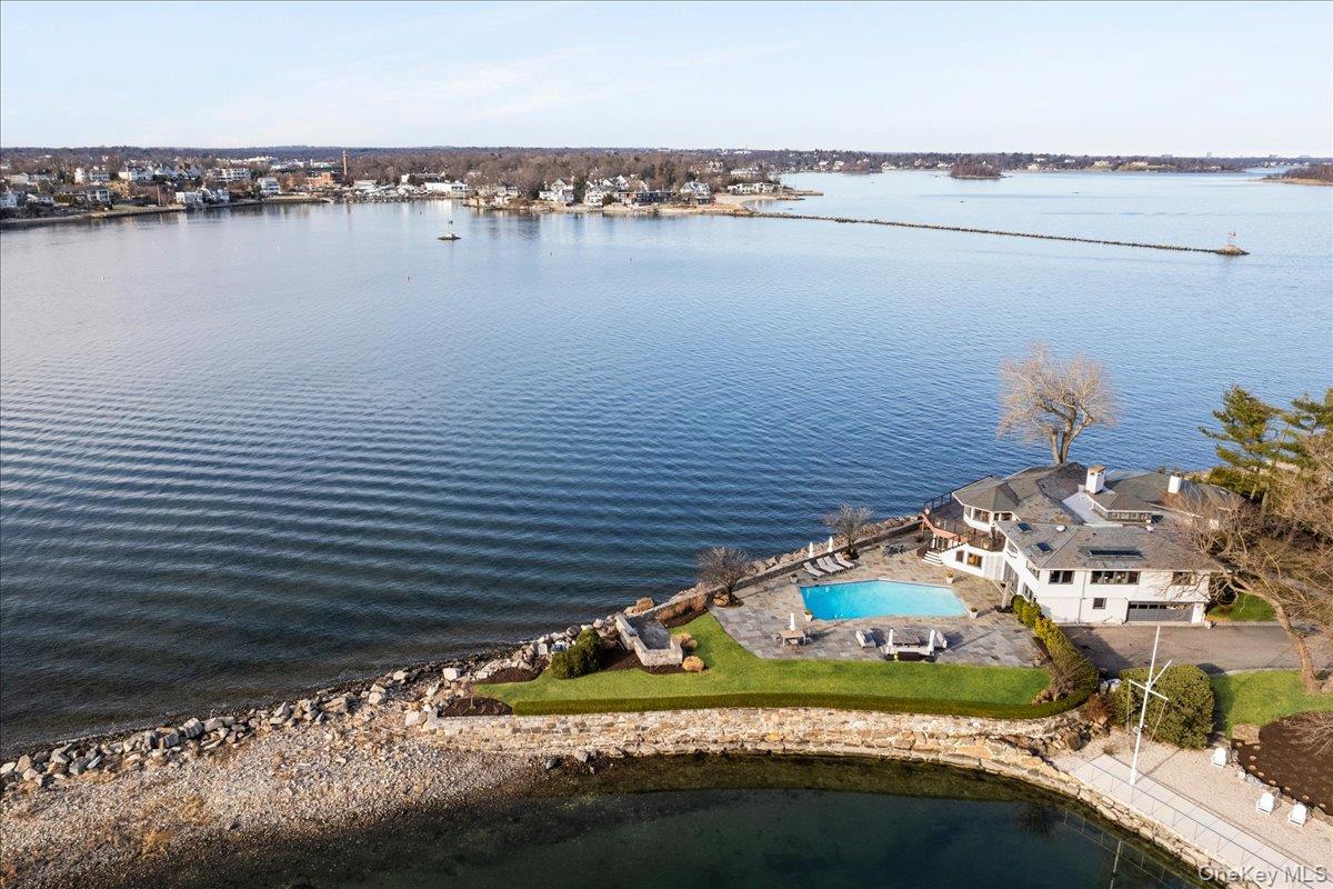 6 North Island Drive Rye, NY 10580 - Photo 2 of 34 a view of a city