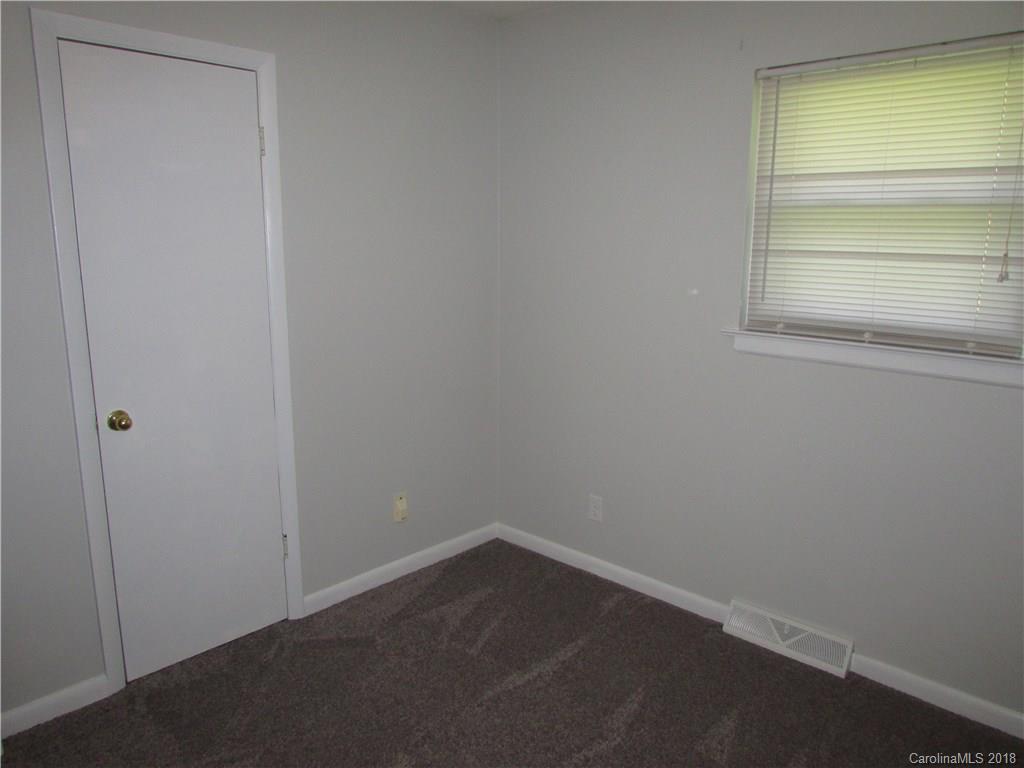 2921 Starnes Road Charlotte, NC 28214 - Photo 8 of 12 Gallery Image 8