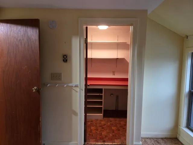 $189,000 | 7 E Road, Middlebury, VT 05753