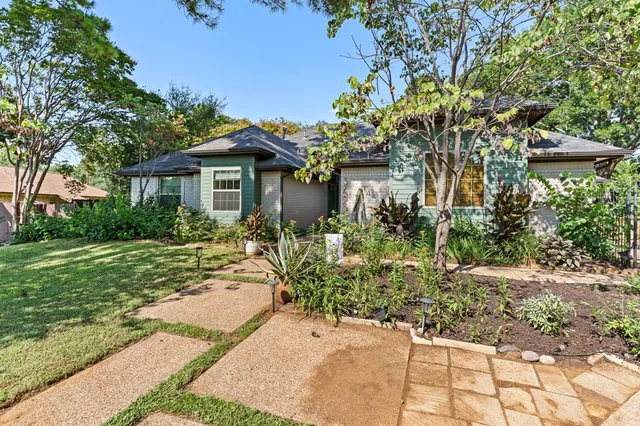 $750,000 | 3422 Mercury Drive, Grapevine, TX 76051