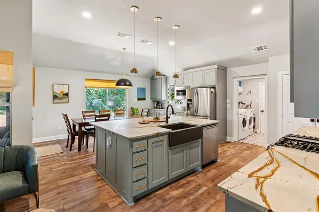 $750,000 | 3422 Mercury Drive, Grapevine, TX 76051