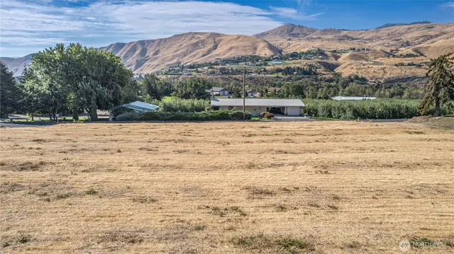 a view of a lake view