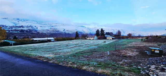 $325,000 | 37 Golden Hills Lane, Wenatchee, WA 98801