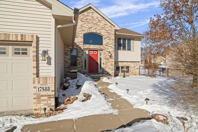 $389,900 | 17588 Grant Street Northwest, Elk River, MN 55330