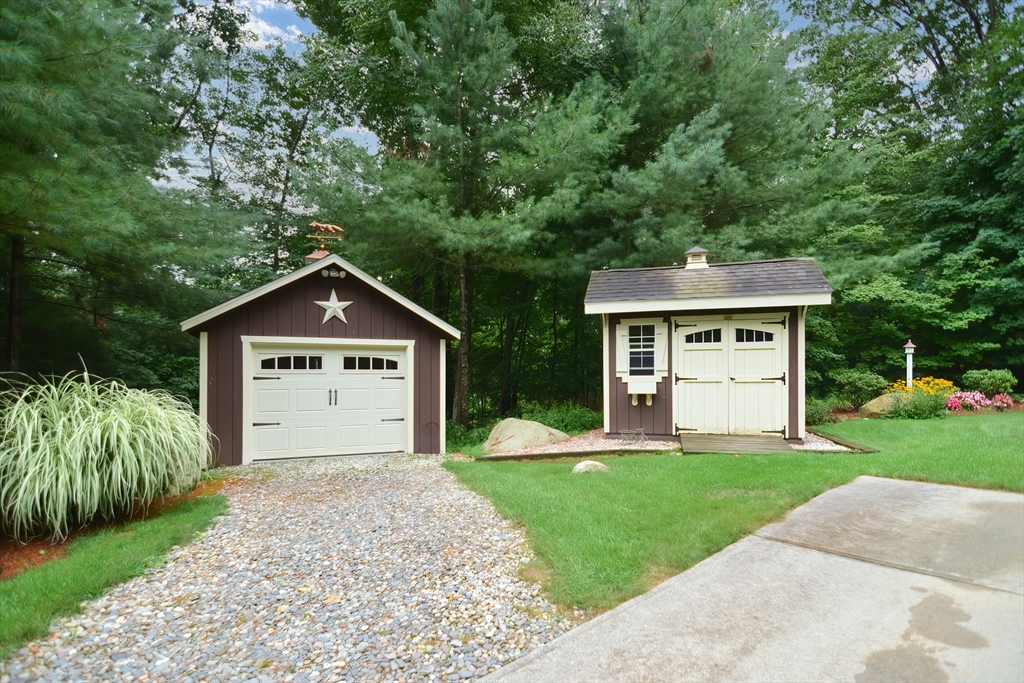 6 Castle Hill Road Hopkinton, MA 01748 - Photo 4 of 42 Gallery Image 4