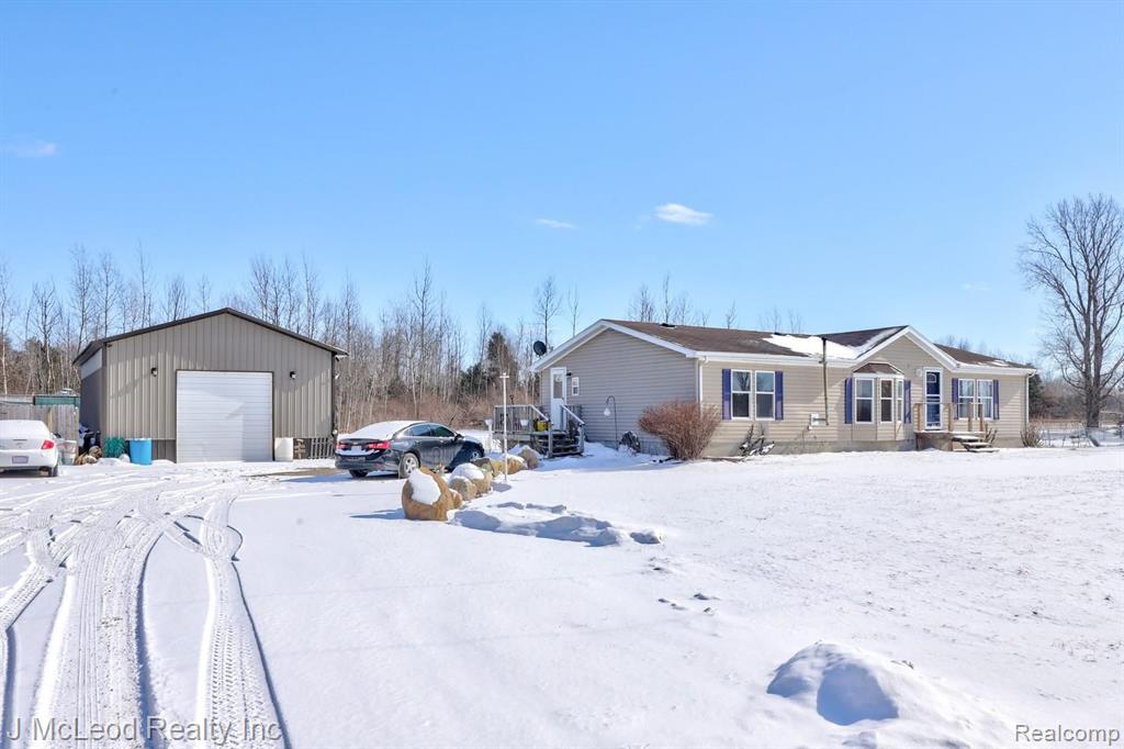 7605 Irish Road Millington, MI 48746 - Photo 2 of 41