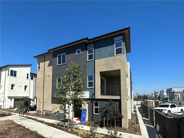 $5,250 | 322 Tank, Irvine, CA 92618