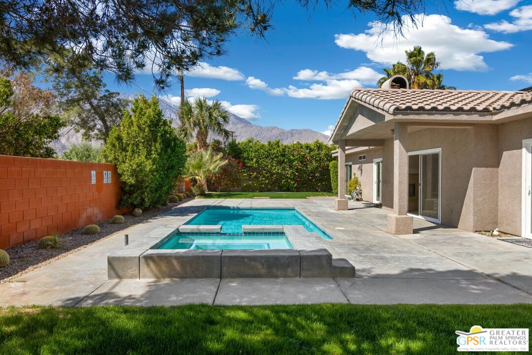 2885 East Sandia Road Palm Springs, CA 92262 - Photo 28 of 30 a view of a house with a yard