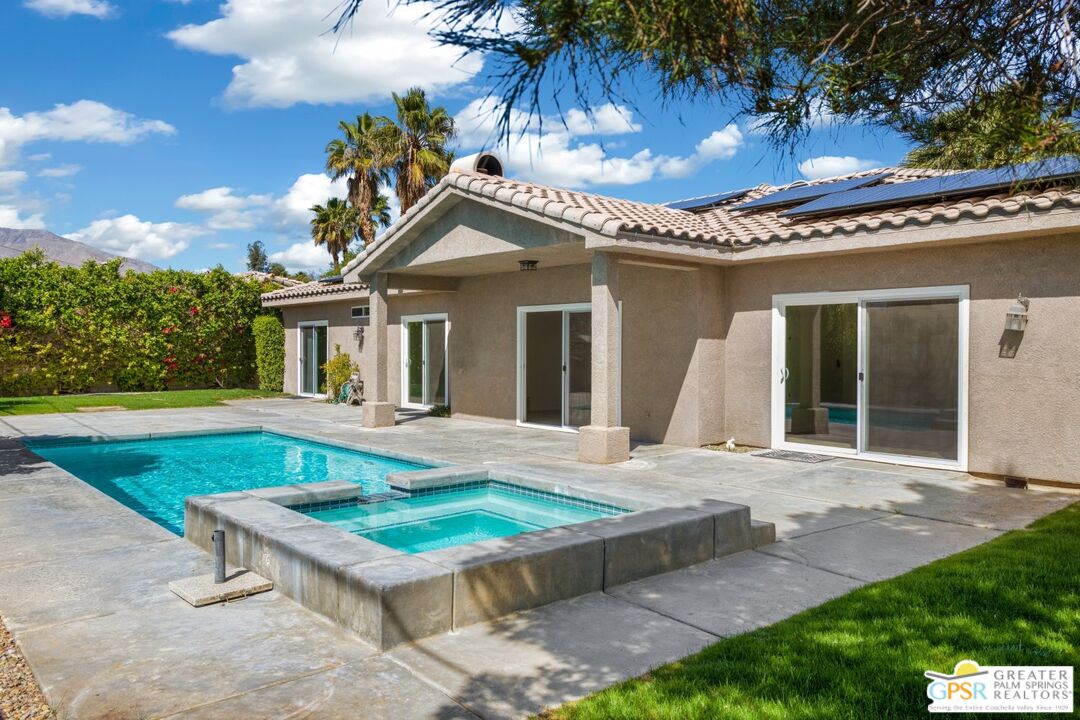 2885 East Sandia Road Palm Springs, CA 92262 - Photo 29 of 30 a front view of a house with garden