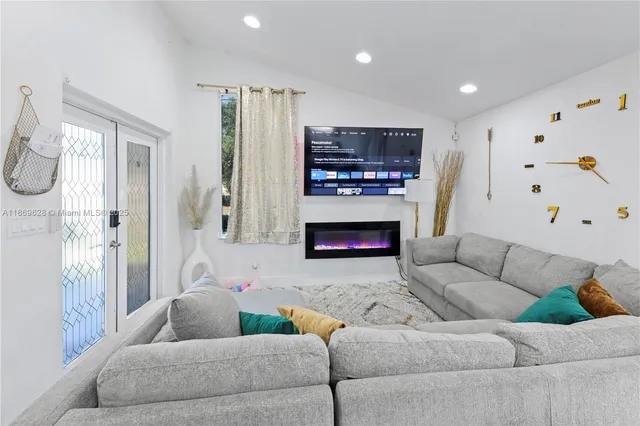 $520,000 | 135 Northwest 6th Avenue, Dania Beach, FL 33004