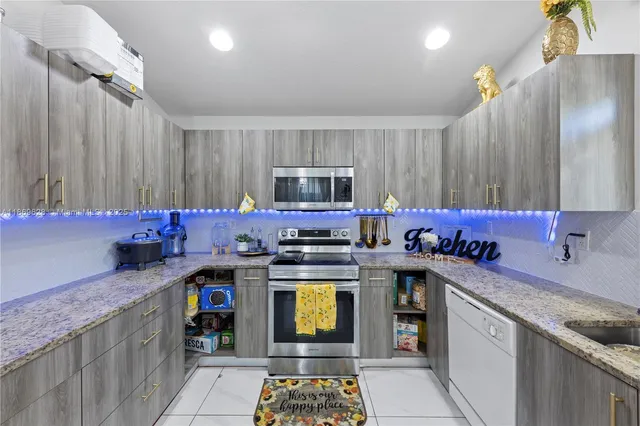 $520,000 | 135 Northwest 6th Avenue, Dania Beach, FL 33004