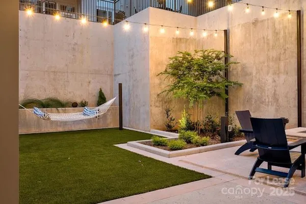 $2,628 | 2020 West Morehead Street, Unit 5G, Charlotte, NC 28208