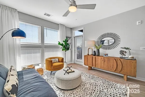 $2,628 | 2020 West Morehead Street, Unit 5G, Charlotte, NC 28208