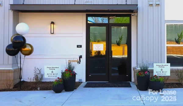 $2,628 | 2020 West Morehead Street, Unit 5G, Charlotte, NC 28208