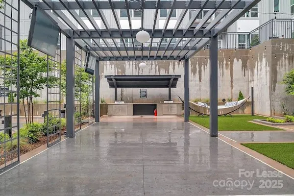 $2,628 | 2020 West Morehead Street, Unit 5G, Charlotte, NC 28208