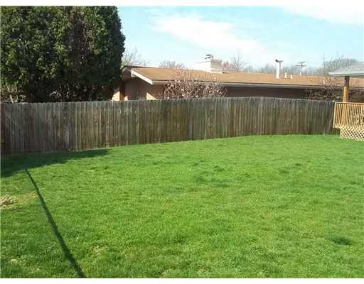 4404 Ruth Drive Monroeville, PA 15146 - Photo 14 of 18 Yard/Garden.