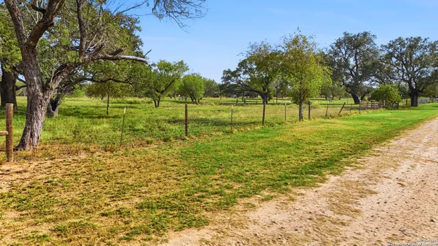 $210,000 | 1050 County Road 1657, Moore, TX 78057