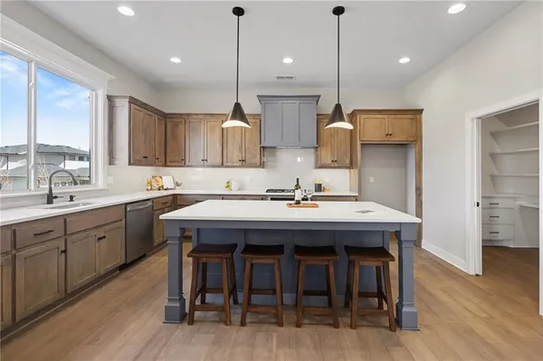 $700,000 | 12404 West 184th Street, Overland Park, KS 66013