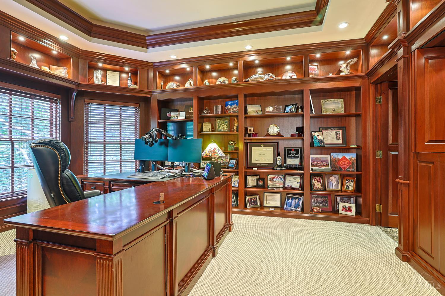 5500 Drake Road Cincinnati, OH 45243 - Photo 41 of 95 Gallery Image 41