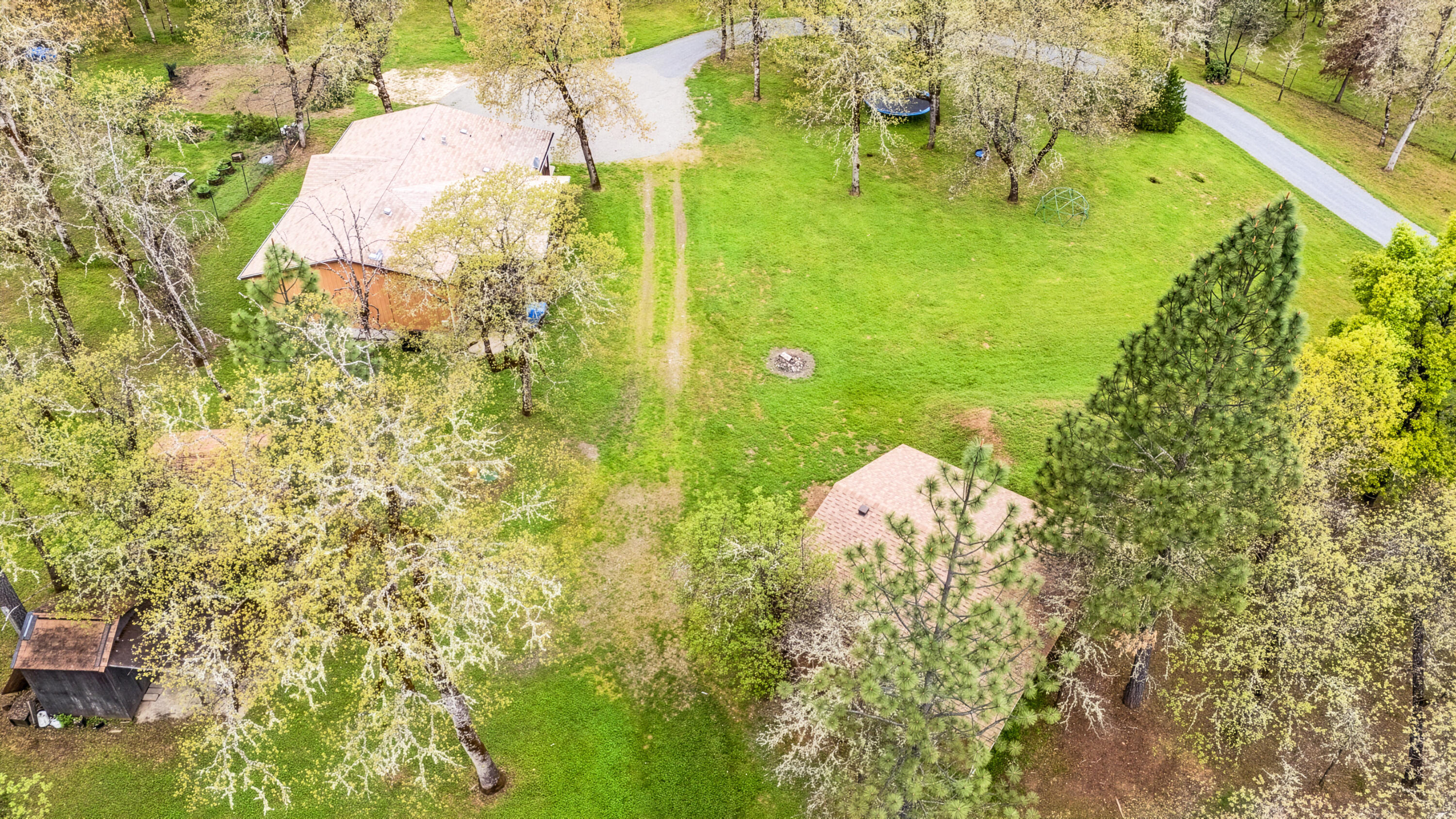 360 Lamont Way Cave Junction, OR 97523 - Photo 21 of 31