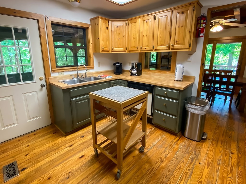 247 Boat Gunnel Road, Unit THEWOODSTOCK Townsend, TN 37882 - Photo 11 of 45 Gallery Image 11