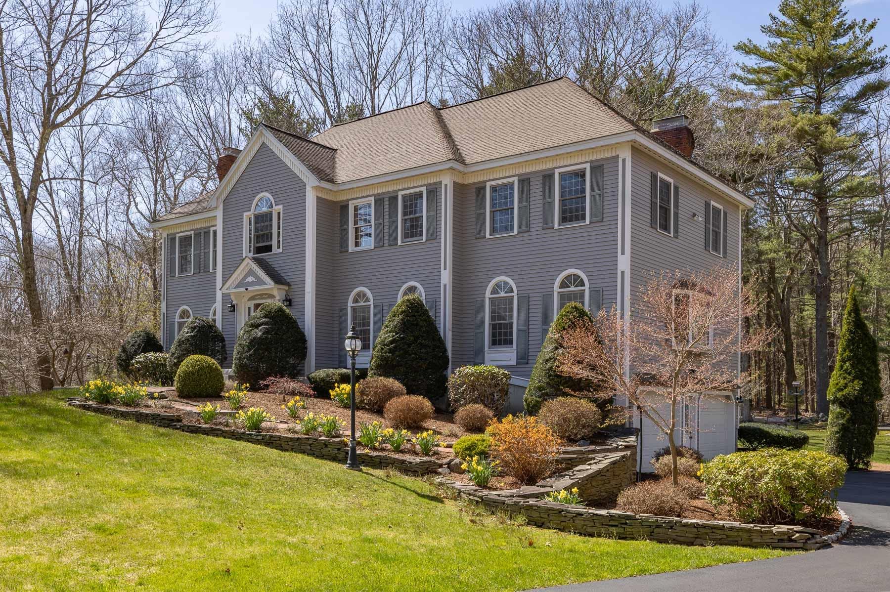 17 Rockrimmon Road North Hampton, NH 03862 - Photo 2 of 40