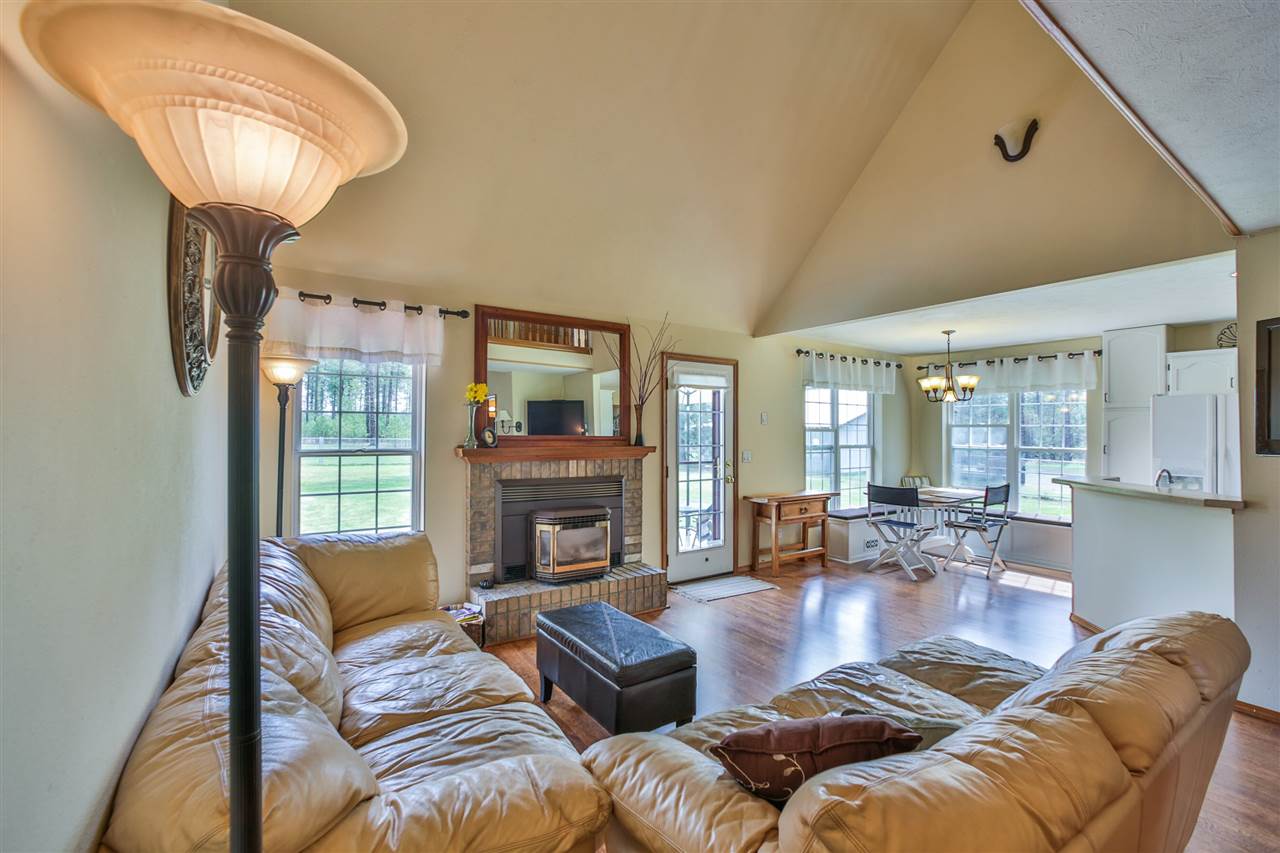 21916 North Yale Road Colbert, WA 99005 - Photo 5 of 20