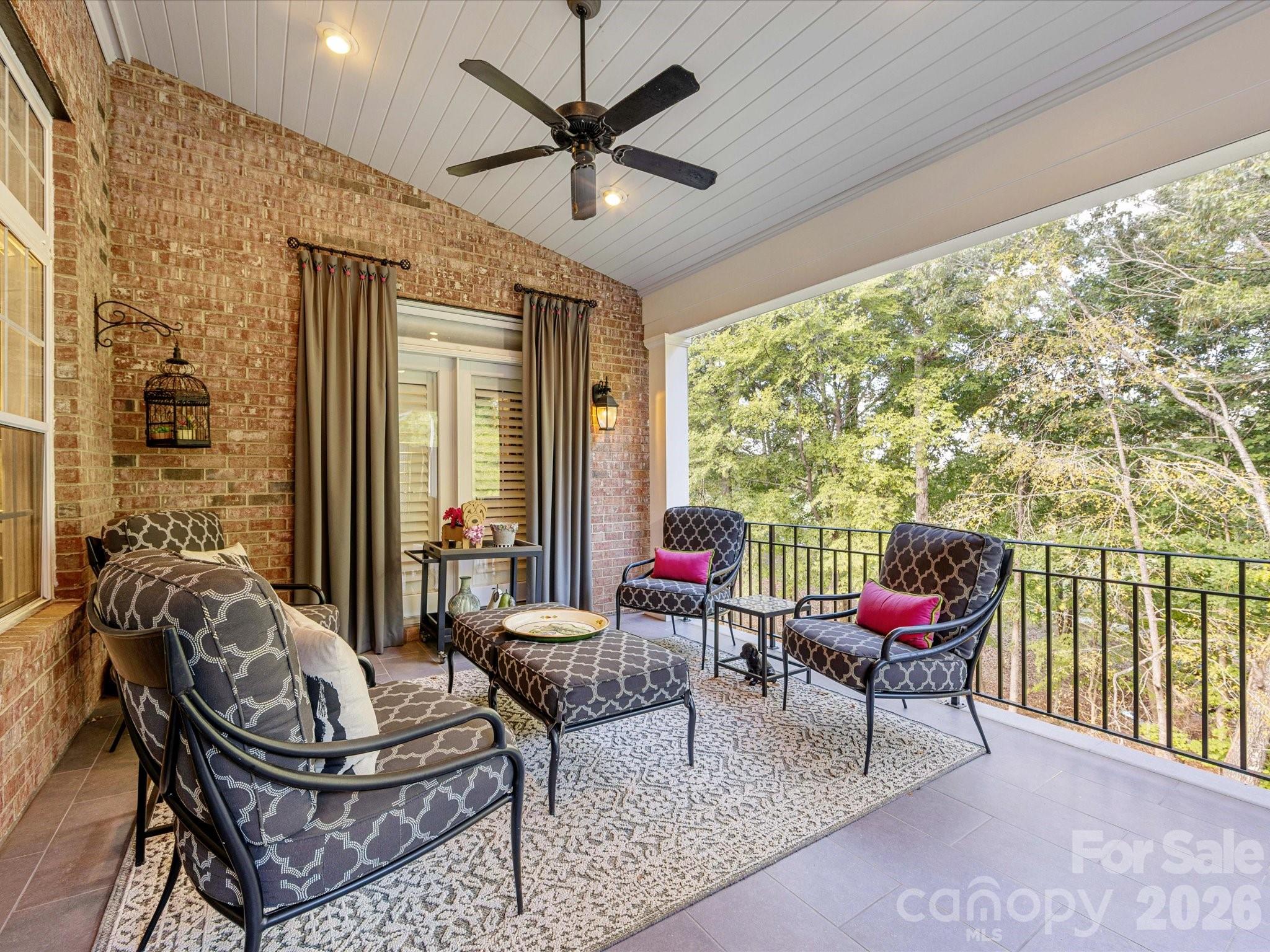 6525 Wakehurst Road Charlotte, NC 28226 - Photo 5 of 42 Gallery Image 5