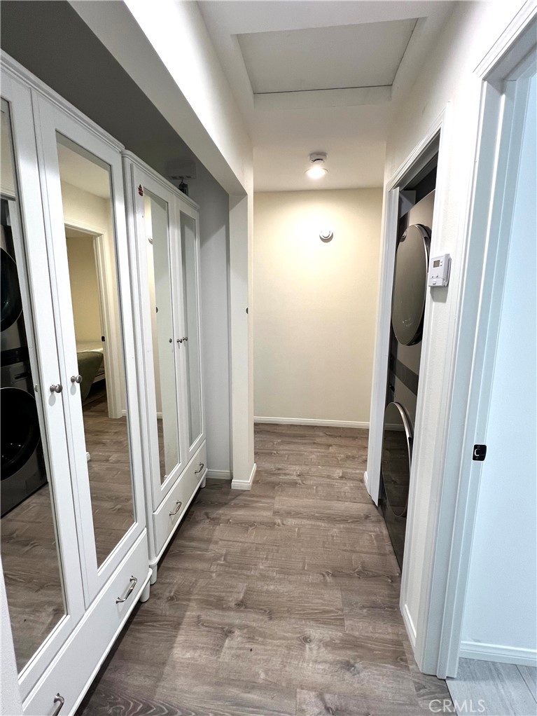 14080 Mohawk Road Apple Valley, CA 92307 - Photo 4 of 10 Mirrored doors