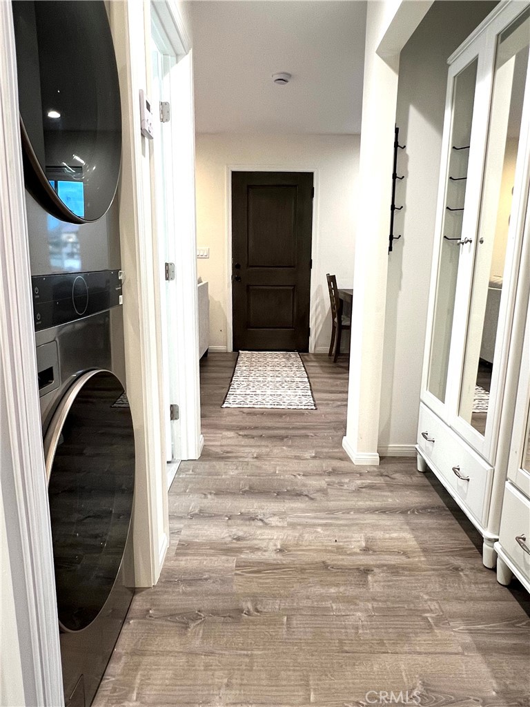 14080 Mohawk Road Apple Valley, CA 92307 - Photo 5 of 10 Washer/Dryer in hallway!