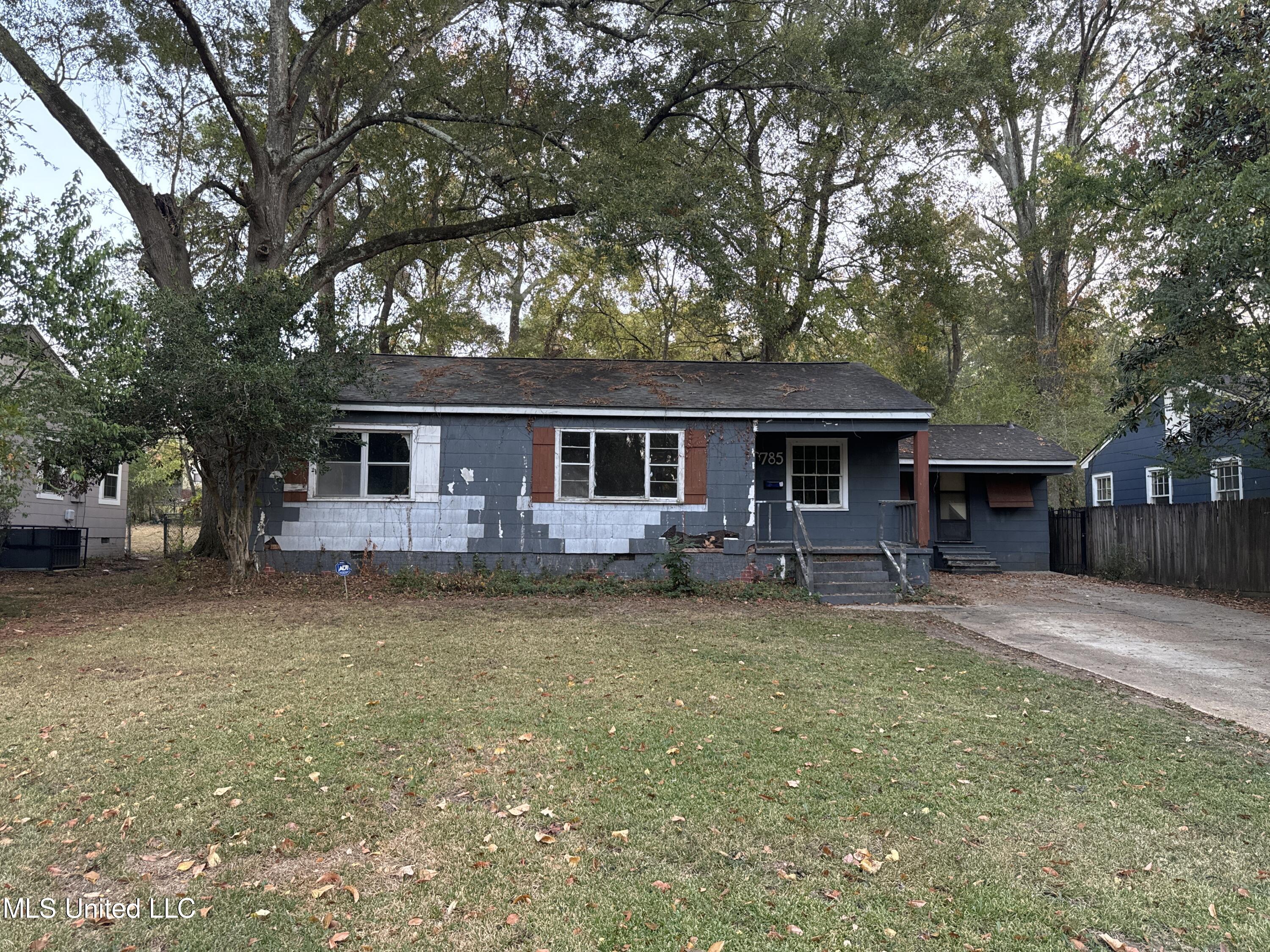 785 Cedarhurst Road Jackson, MS 39206 - Photo 1 of 5 785 Cedarhurst